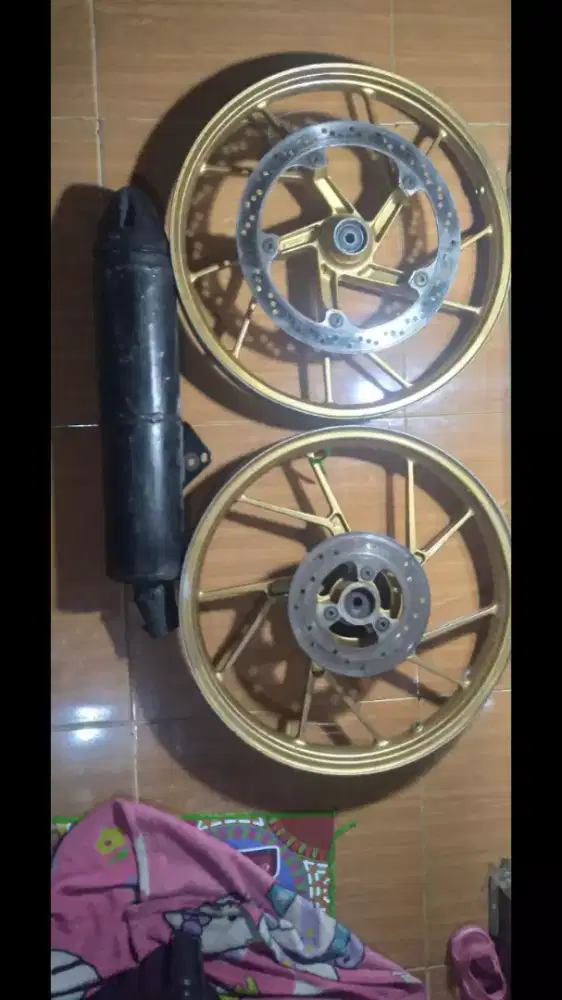 VELG RACING & KNALPOT SATRIA FU