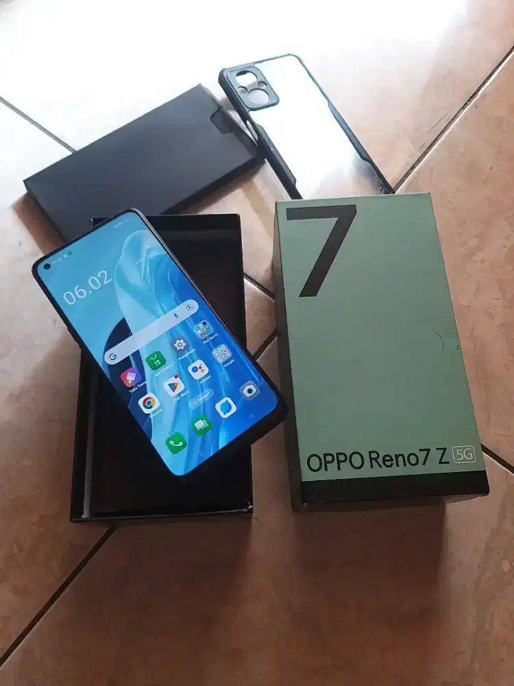Oppo reno 7Z 5G 8/128 fullst mlusss 97%  lancar jyaa no kndalaa