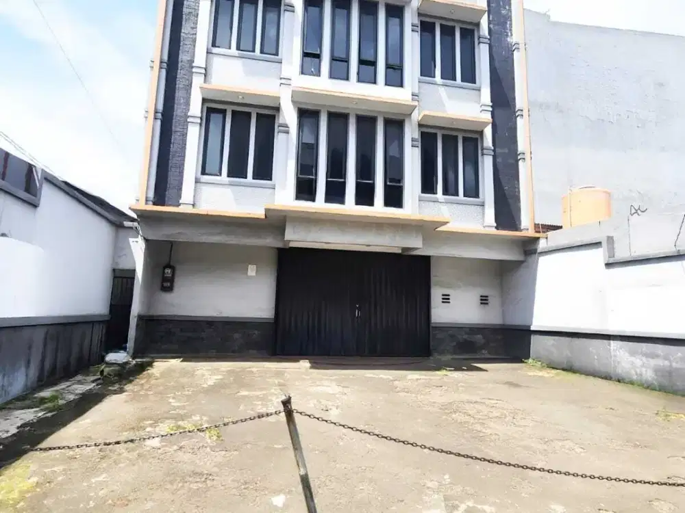Sewa Ruko Strategis 3,5 Lantai di Pejaten Parkir Luas Nyaman