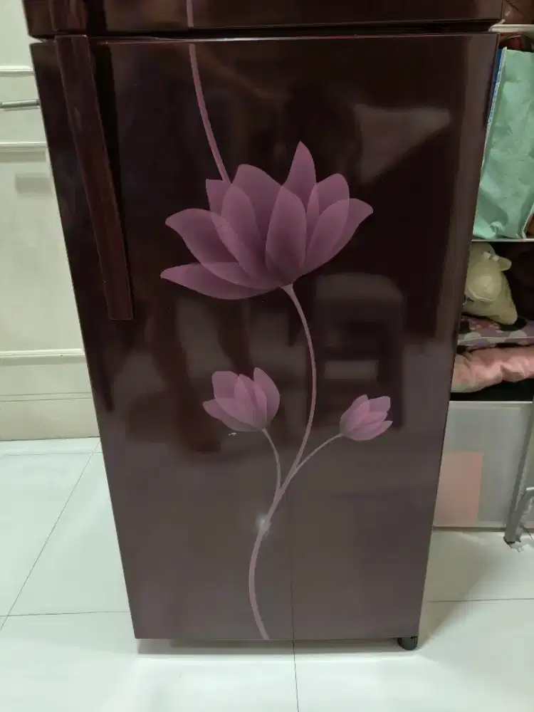 Di jual kulkas Polytron