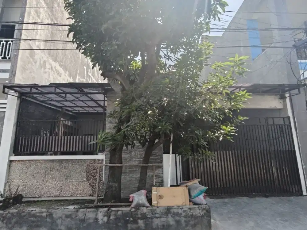 Dijual rumah kutisari indah utara dekat kampus petra