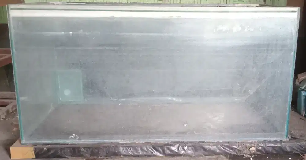 Aquarium 100x50x50, 5mm. Murah Jogja Kota. Minus ada tambalan,aman.