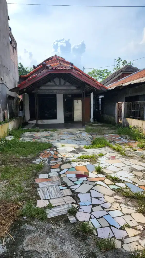 Dijual super murah rumah di Jln Raya Bogor