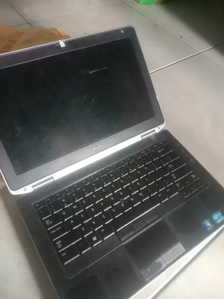 Laptop dell core i3