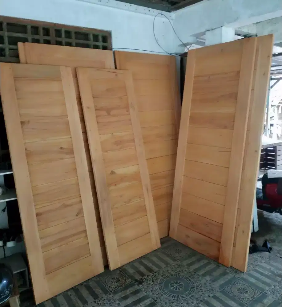 Pintu kamar minimalis kayu mahoni