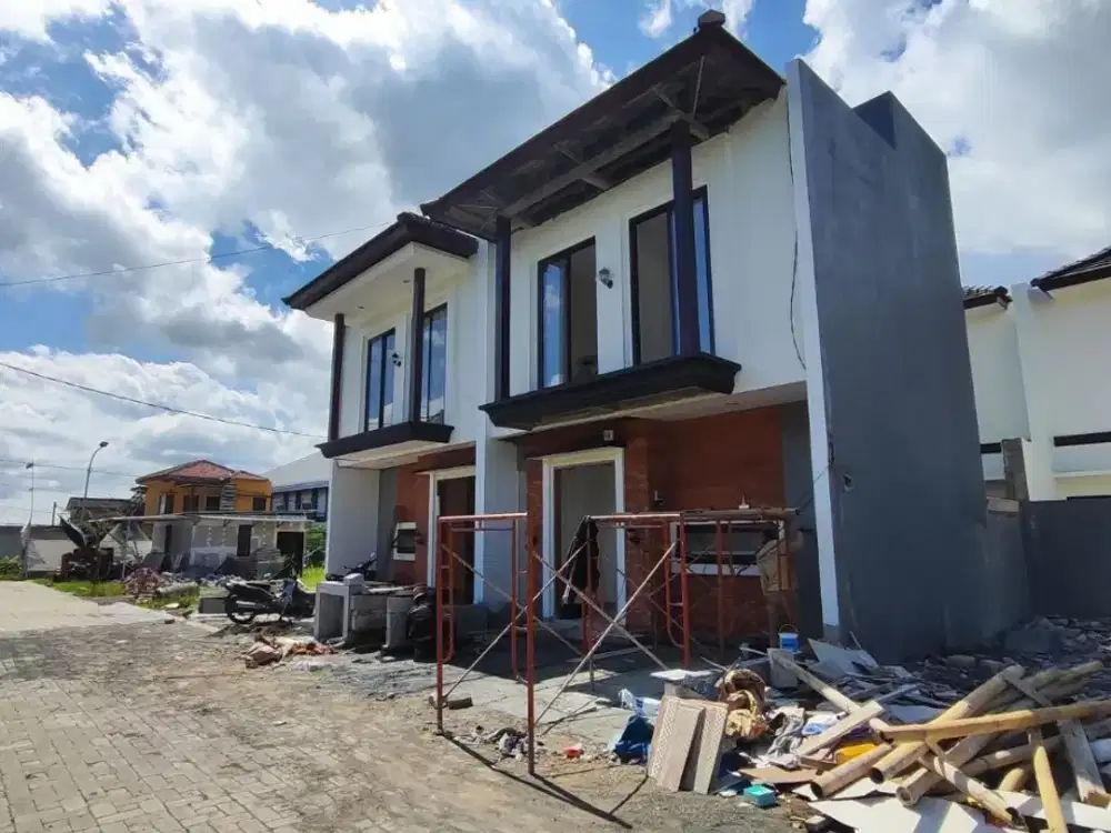 villa 2,5 lantai plus kolam renang dekat wisata alun alun kota batu