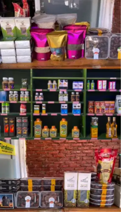 Jual perlengkapan usaha obat, herbal, parfum, kurma rak lemari dan isi