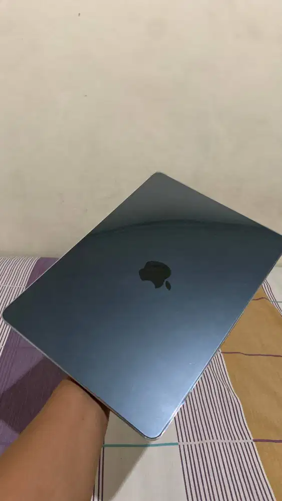 Macbook Air M2 13 inch