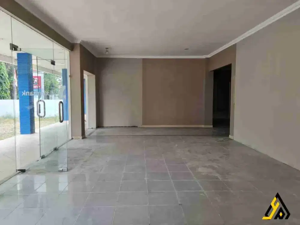 Dijual Ruang Usaha atau Kantor Strategis Lokasi Slamet Riyadi Solo Luas 1296m