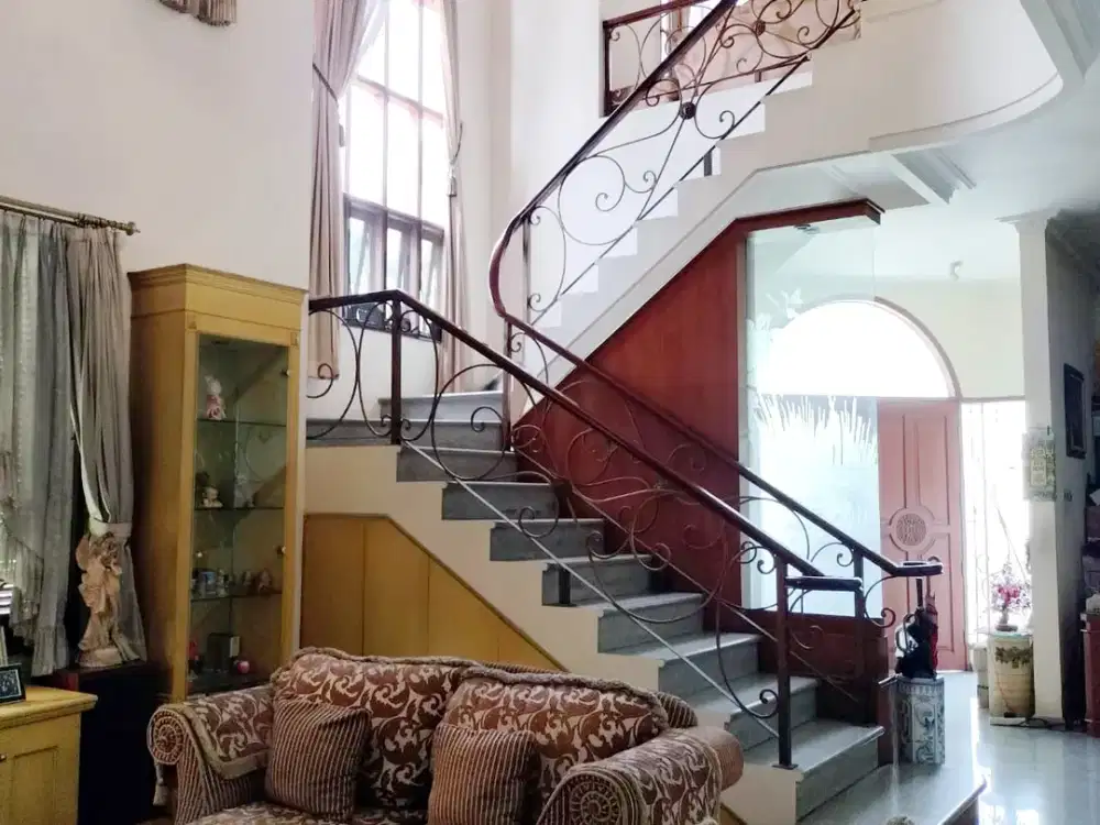 Rumah Mewah Minimalis 2 Lt Graha Family Fav
