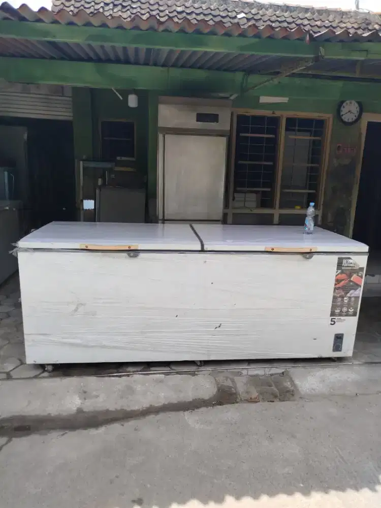 Freezer Box Gea 1200L normal no kendala