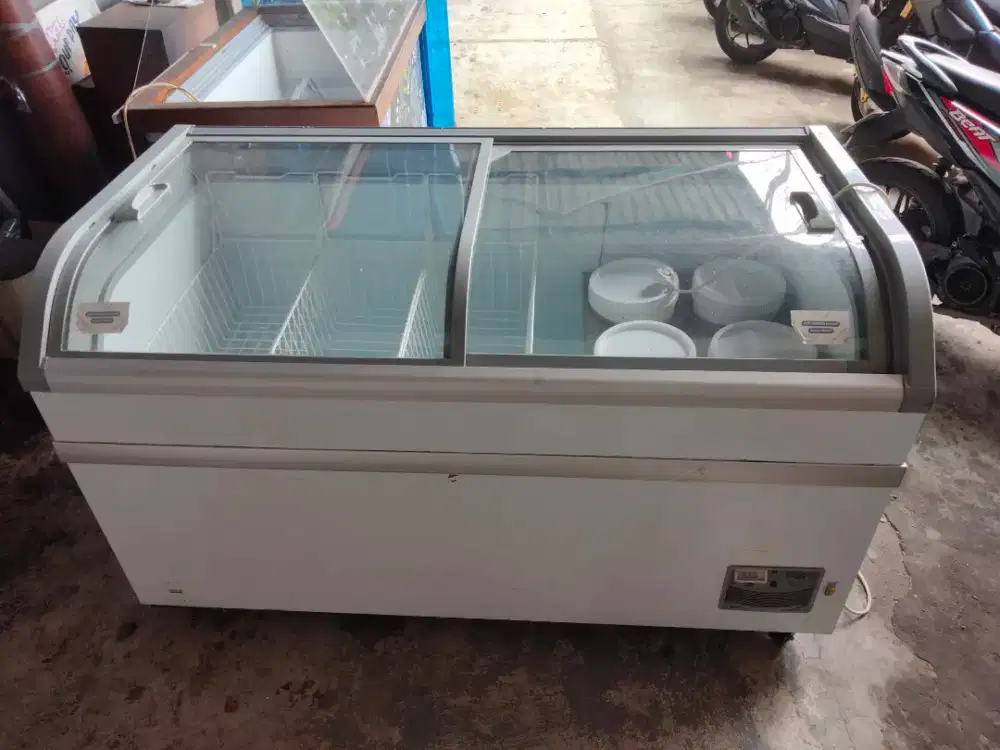 Freezer Display SD - 500BY cocok untuk kebutuhan usaha Frozen