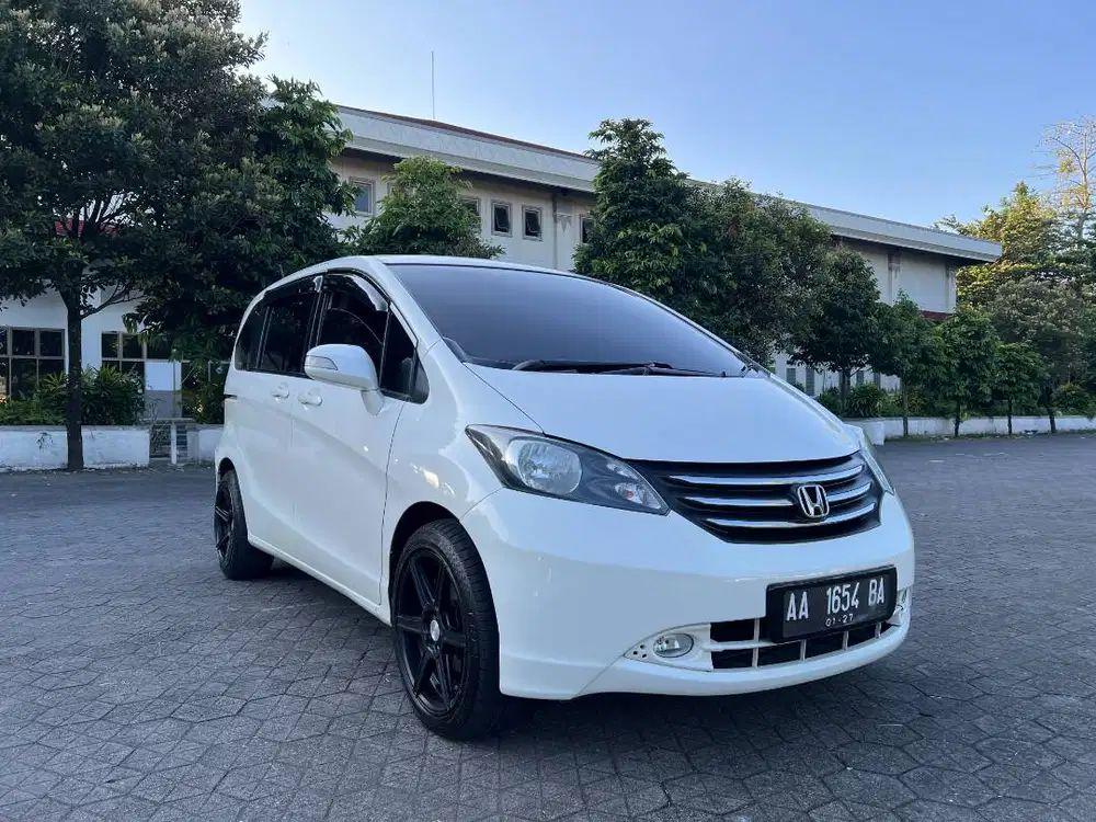 Honda Freed E PSD 1.5 Automatic 2010