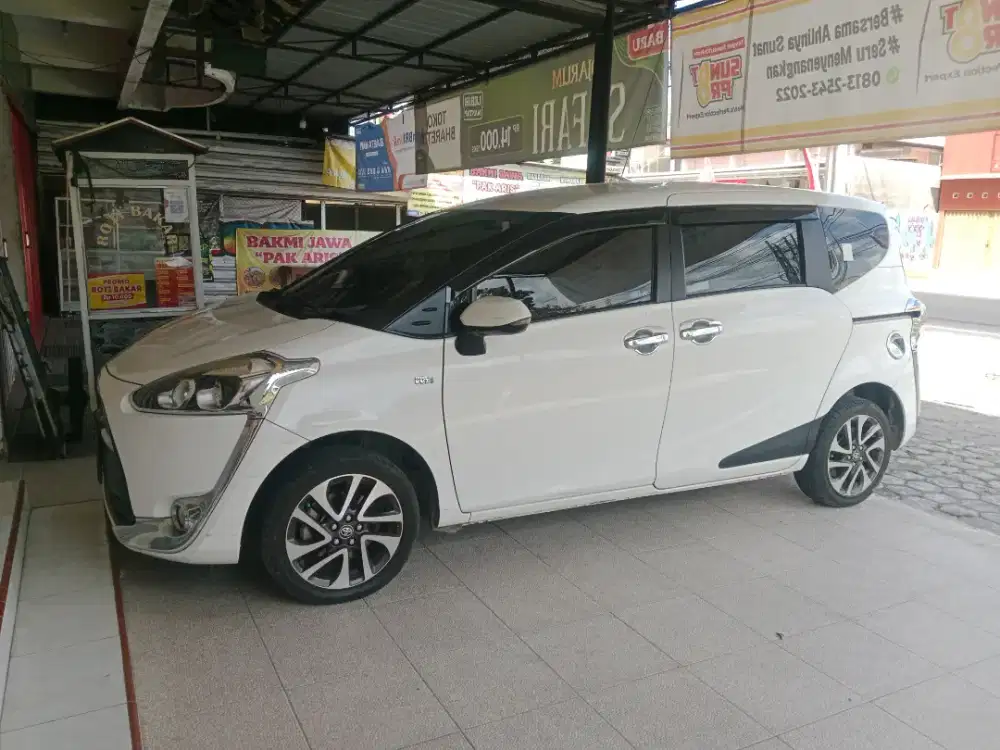 Bu toyota sienta milik sendiri
