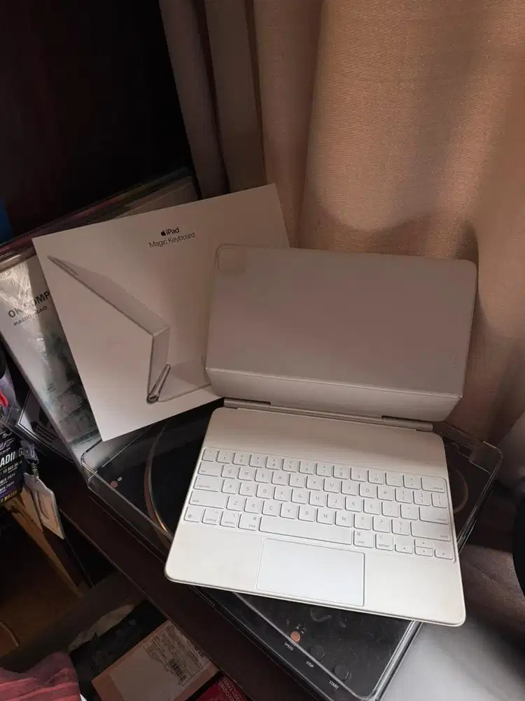 apple magic keyboard 12.9
