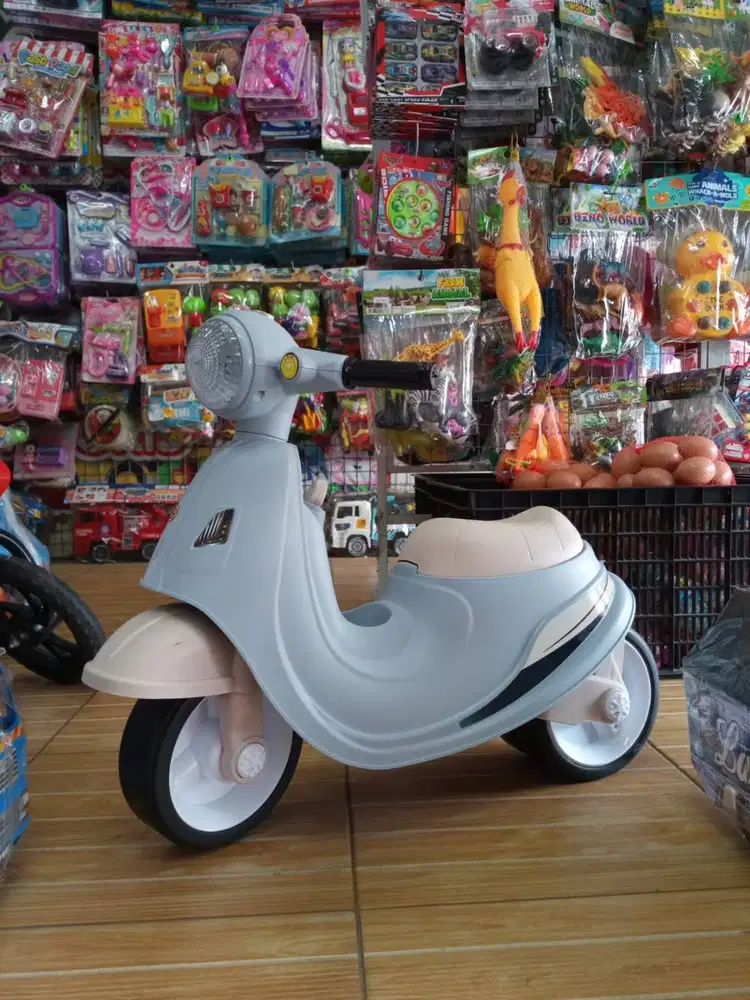 mainan anak vespa naik musik