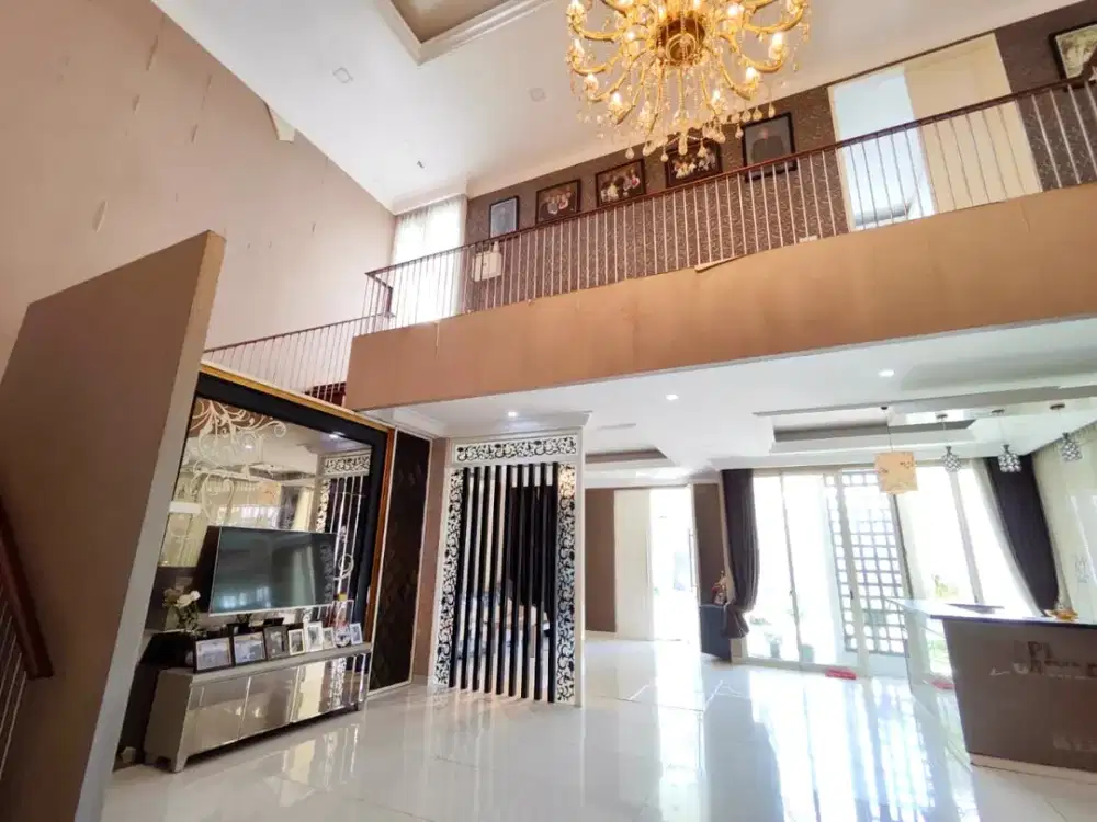 Rumah Minimalis 2 Lt Terawat Pakuwon Indah