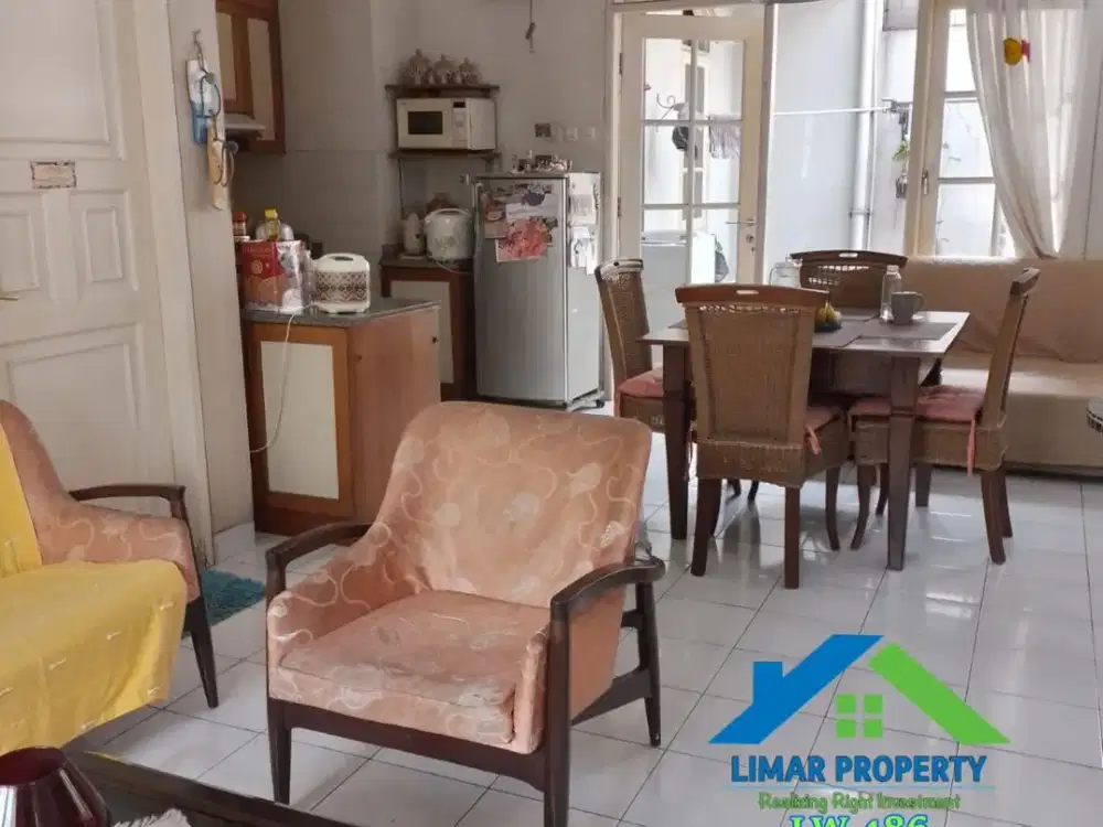 Rumah Strategis di Legenda Wisata Cibubur Harga Mantul Siap Huni