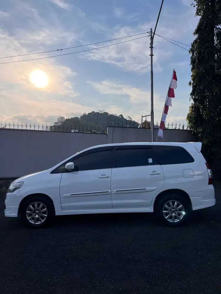 Toyota Kijang Innova 2014 Bensin