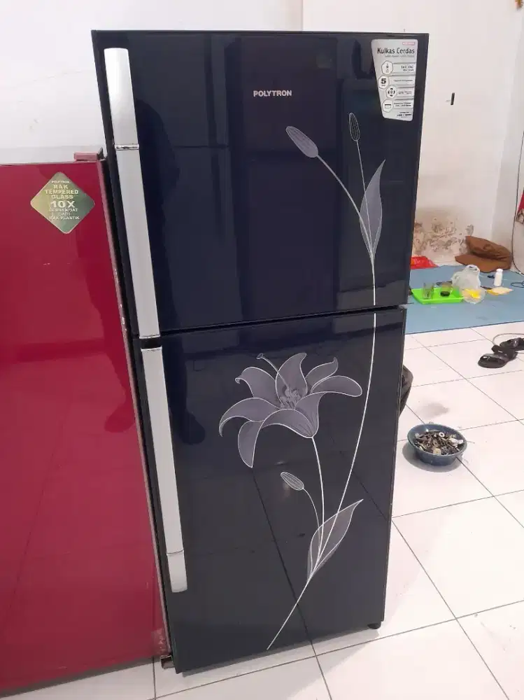 Kulkas 2 Pintu Polytron . Biru Tua . Second . Nornal . Bergaransi