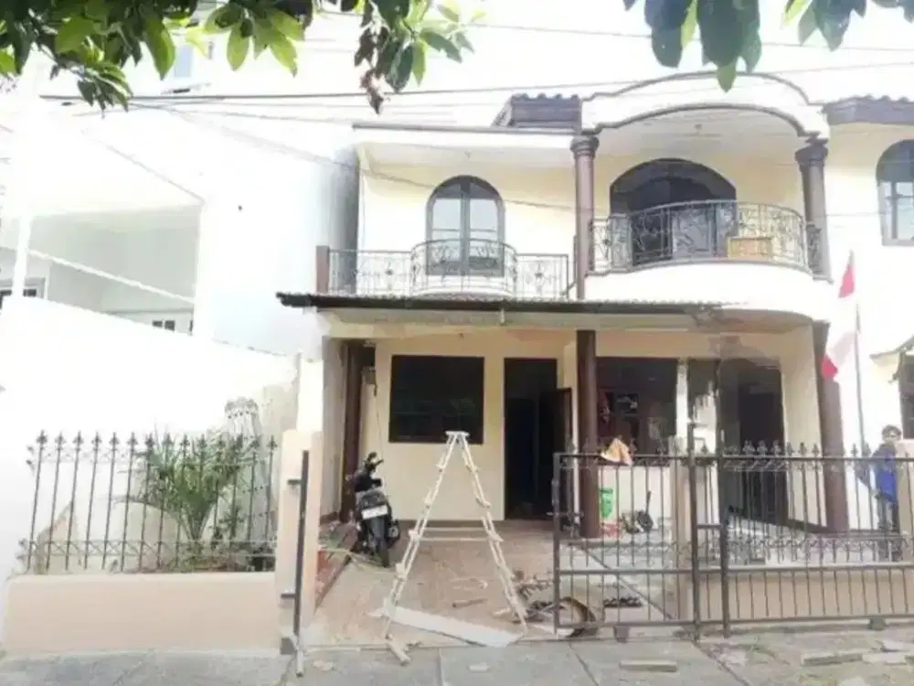RUMAH NYAMAN TANAHNYA 180 M² DI BILLYMOON PONDOK KELAPA