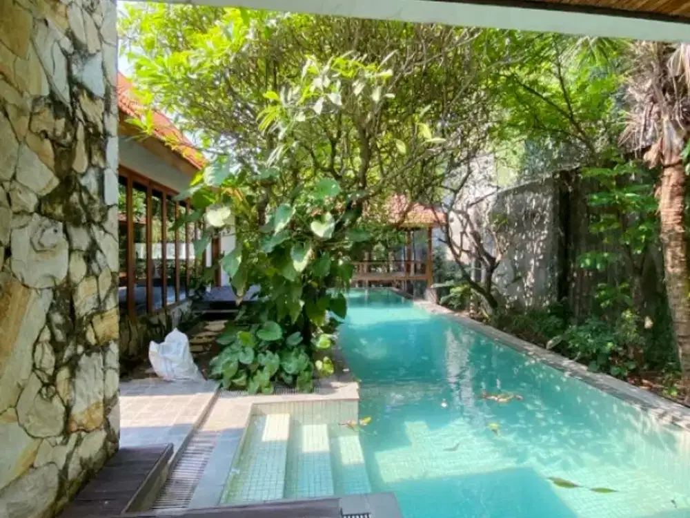 Rumah Tropical Minimalis 2 Lt Pool Mayjend
