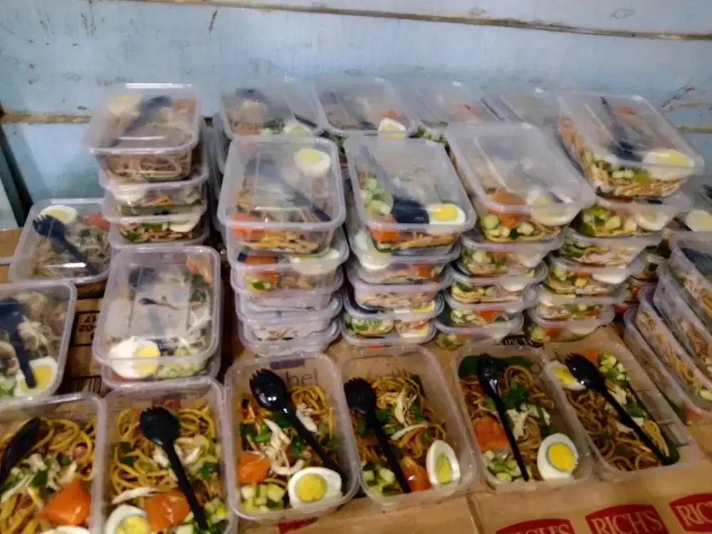 Di butuhkan karyawan