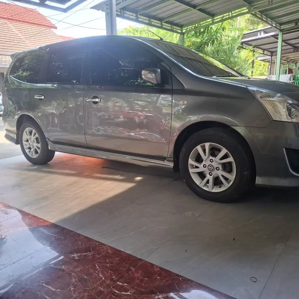 Dijual Grand Livina XV Ultimate Matic Th. 2011