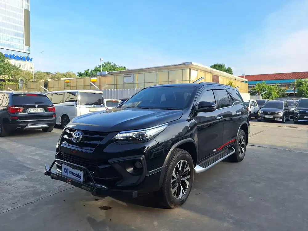 Pajak Panjang - Toyota Fortuner 2.4 4x2 VRZ TRD Solar-AT 2018