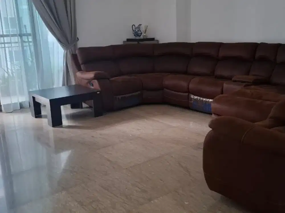 Disewakan Apartemen Essence Darmawangsa  3 Kamar Tidur