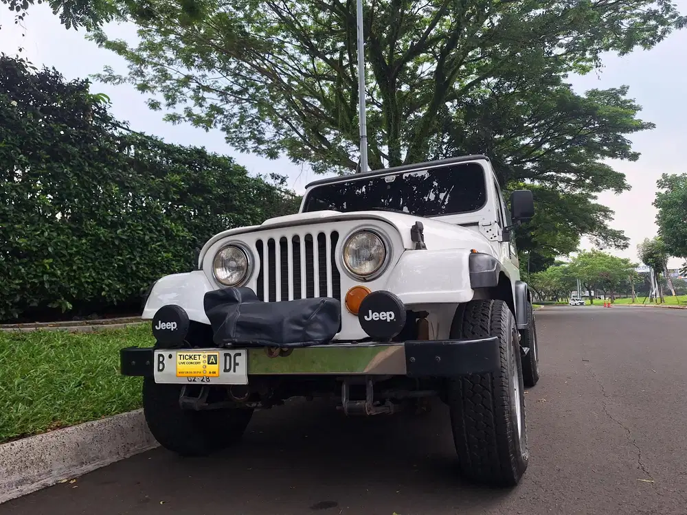 Jeep CJ7 thn' 1982 Engine & T/M Auto Jeep YJ
