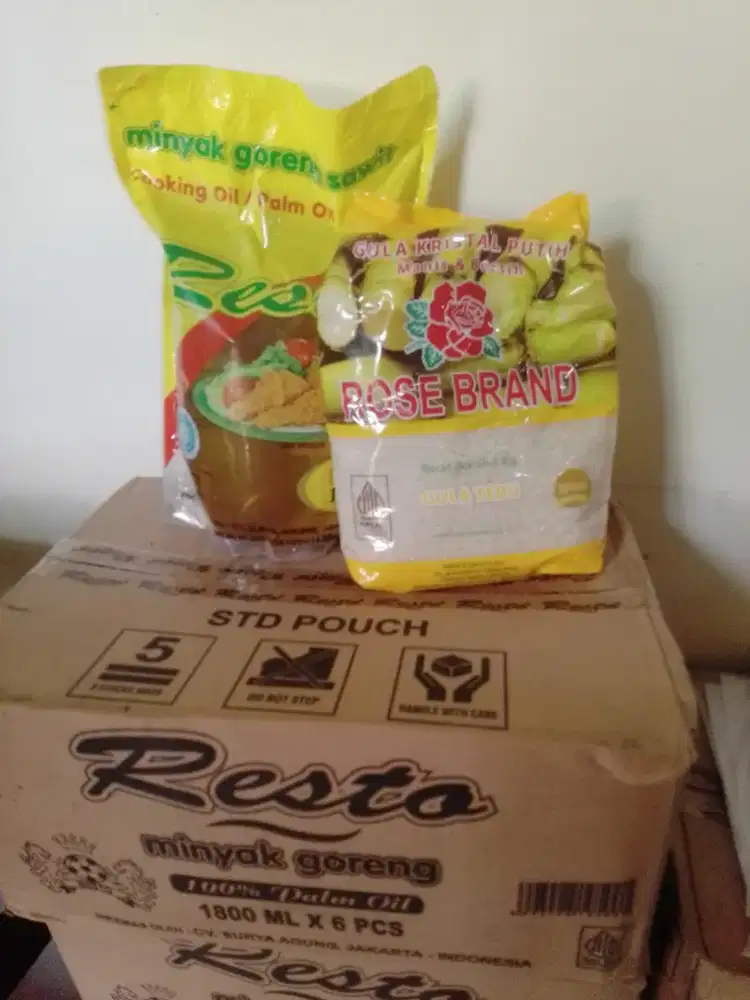 Paket sembako minyak gula