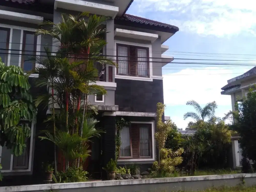 Rumah Tinggal 2 Lantai dalam Perum Kemala Regency Mlati Sleman