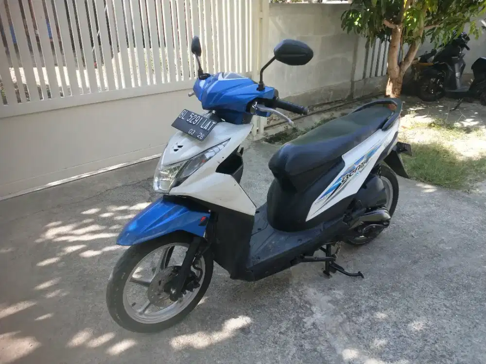 BEAT BIRU PUTIH.tahun 2016