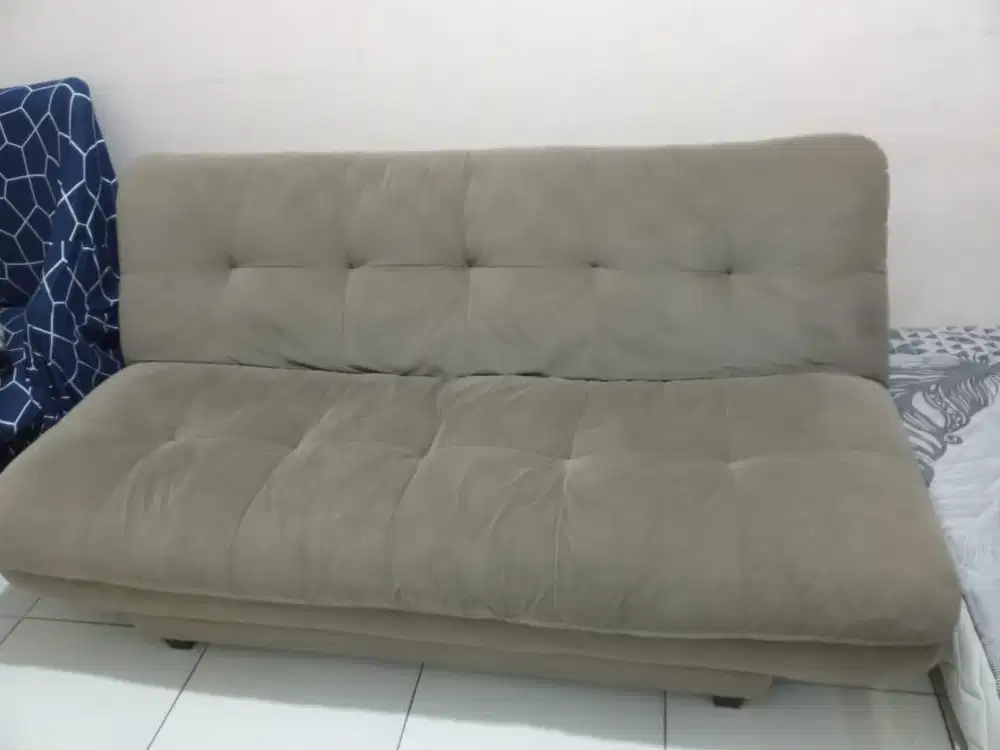 Sofa Bed Lipat 3 Seater – Bisa Jadi Kasur – Kondisi Bagus