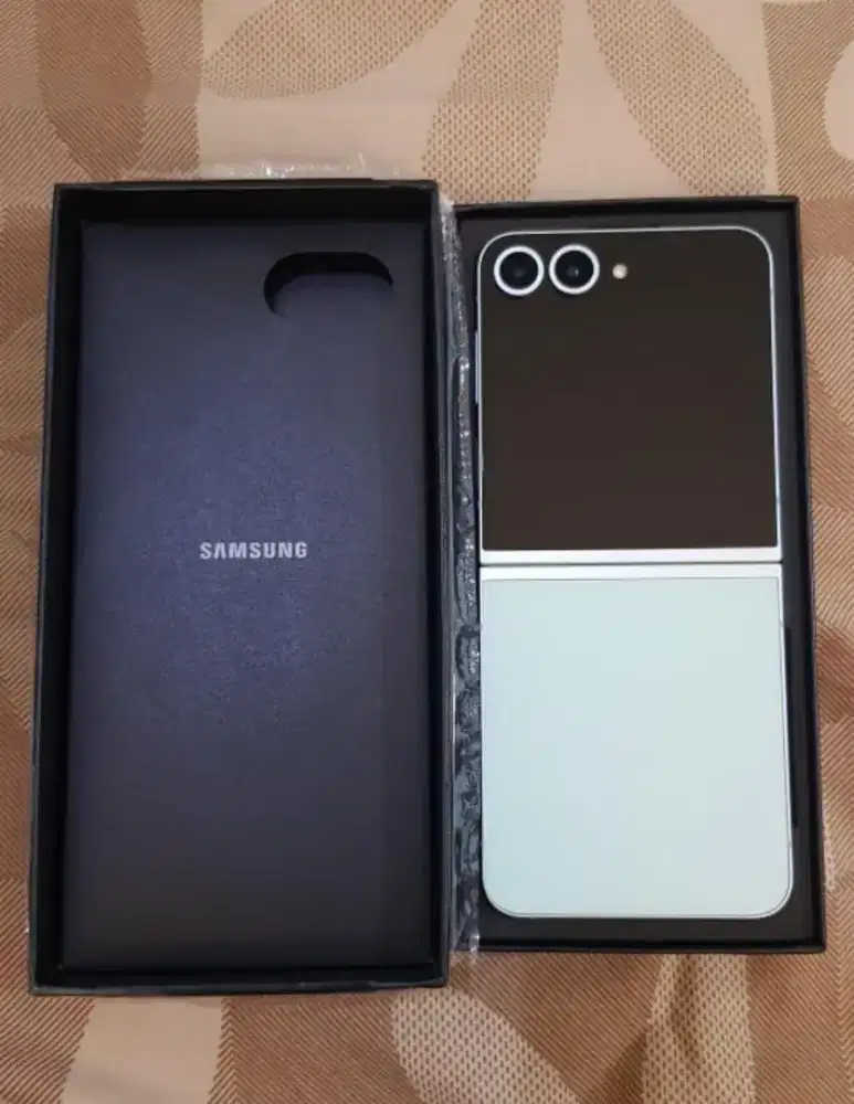 Dijual Samsung Flip 6 Mulus no Minus Garansi RAM 12/256GB Fullsett