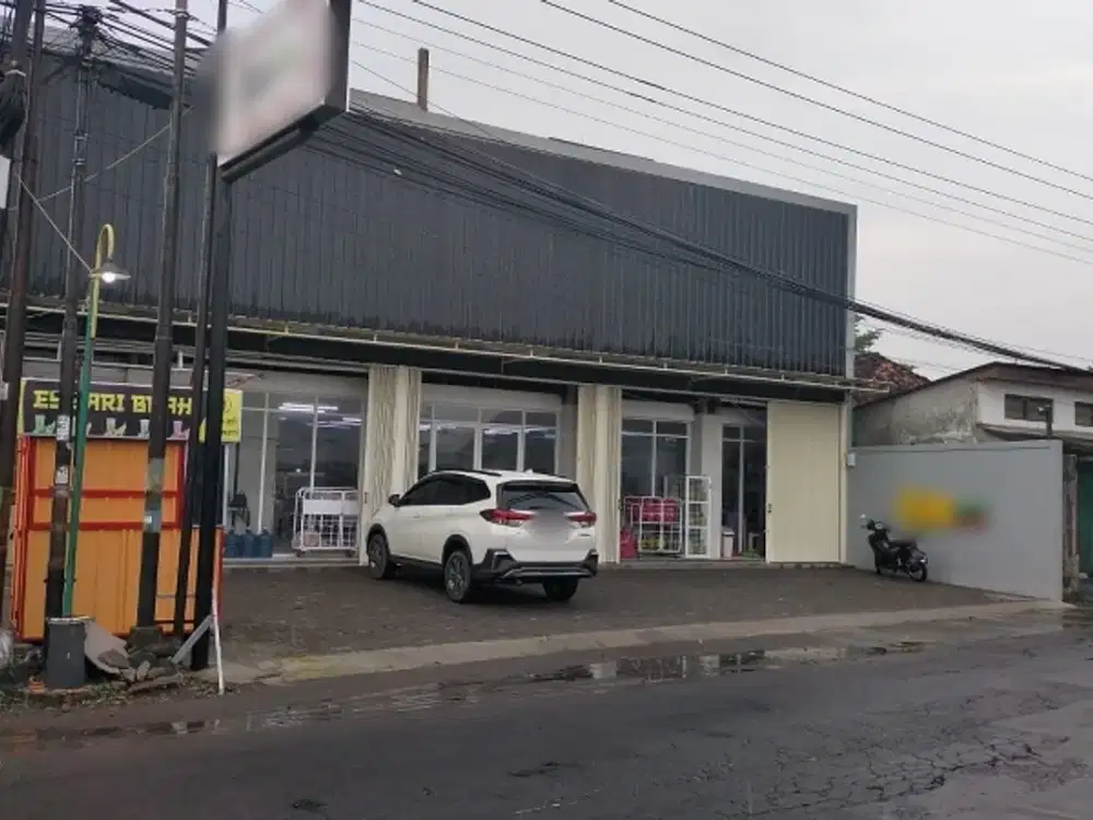 Ruang Usaha Dengan Lahan Parkir Luas Di Jalan Gamping Bantulan Sleman