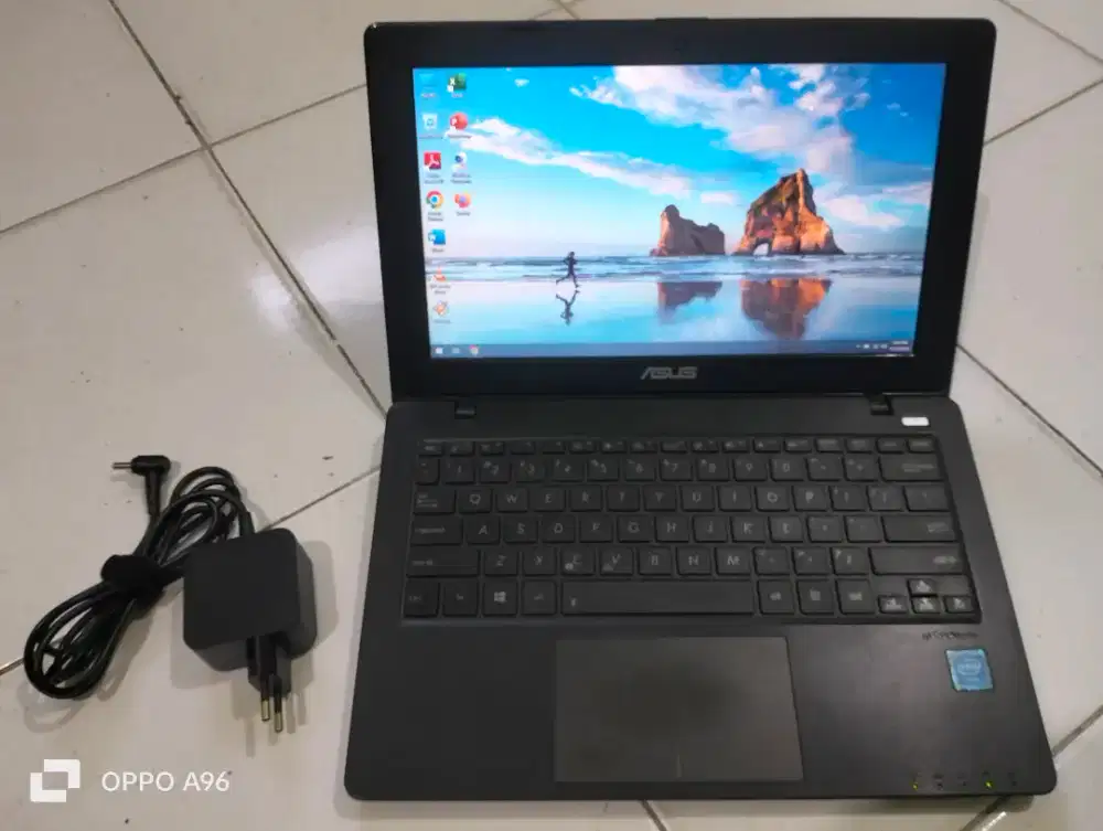 Notebook Asus X200 Slim Ringan Win 10 HDD 500Gb Body mulus Baterai Ok