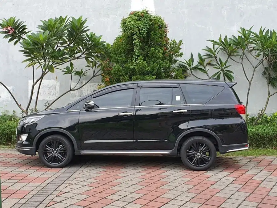 Toyota Innova Venturer 2.4 Diesel