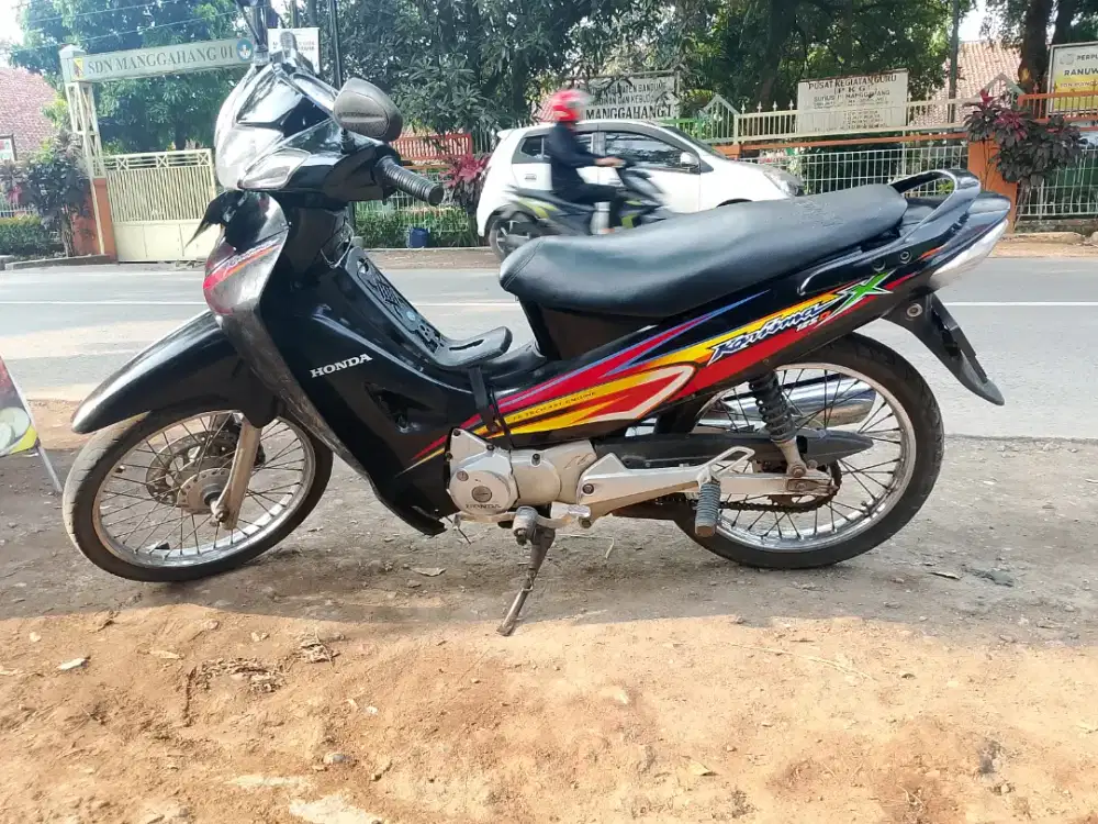 Bismillah jual cepat karisma x 2005