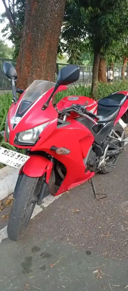 DIJUAL MOTOR HONDA CBR 150R