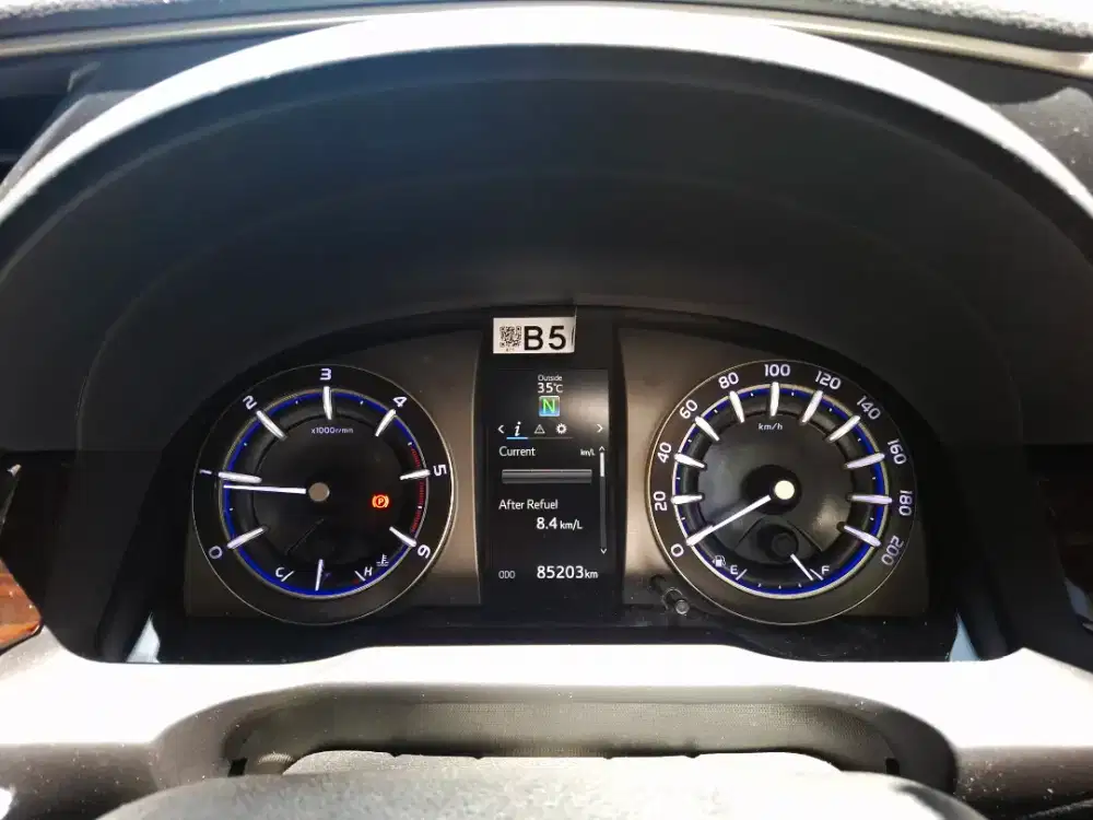 Innova 2019 V matic Diesel. km 85 rb. Pemilik Langsung. Innova AT.sby