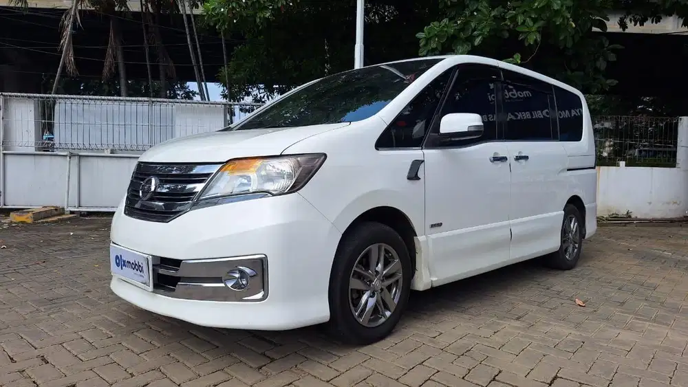 DP MURAH - Nissan Serena 2.0 Highway Star Autech Panaromic AT 2013