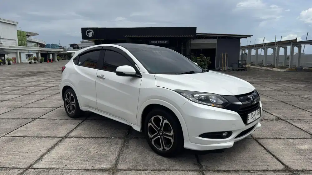 [Jual Cepat] HRV 1.8 Prestige Panoramic 2015 Putih