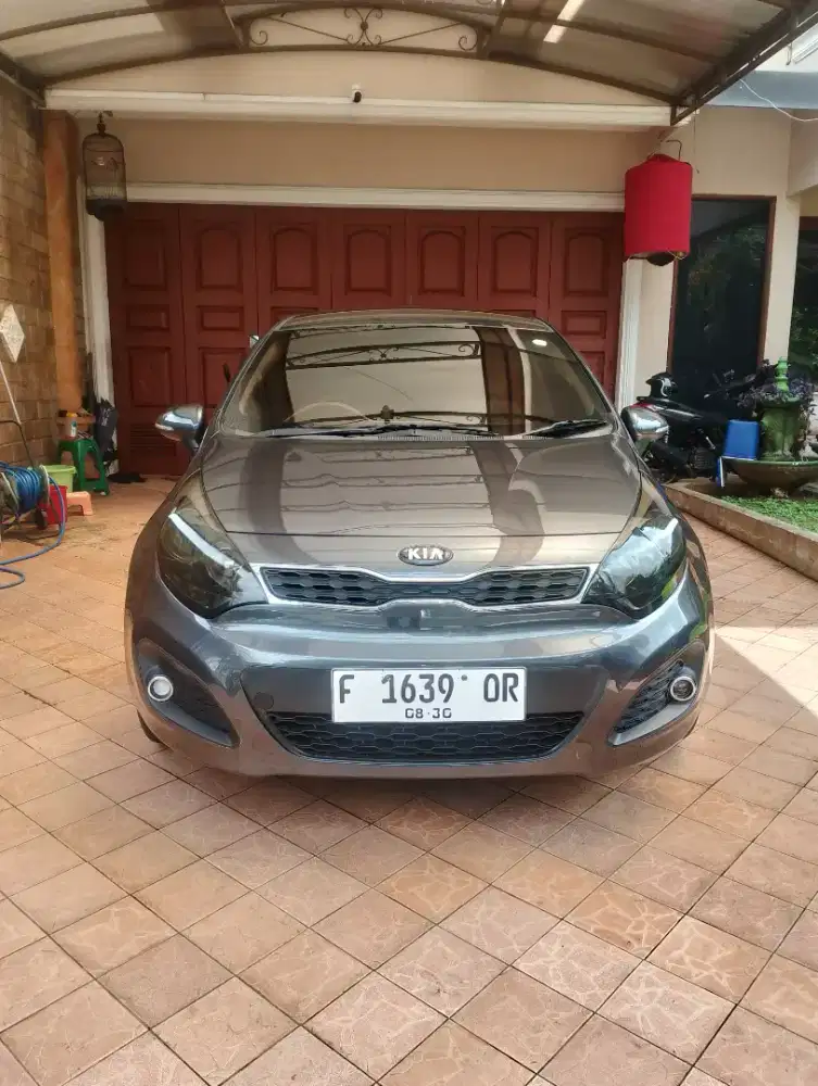 Kia rio SE matic 2012