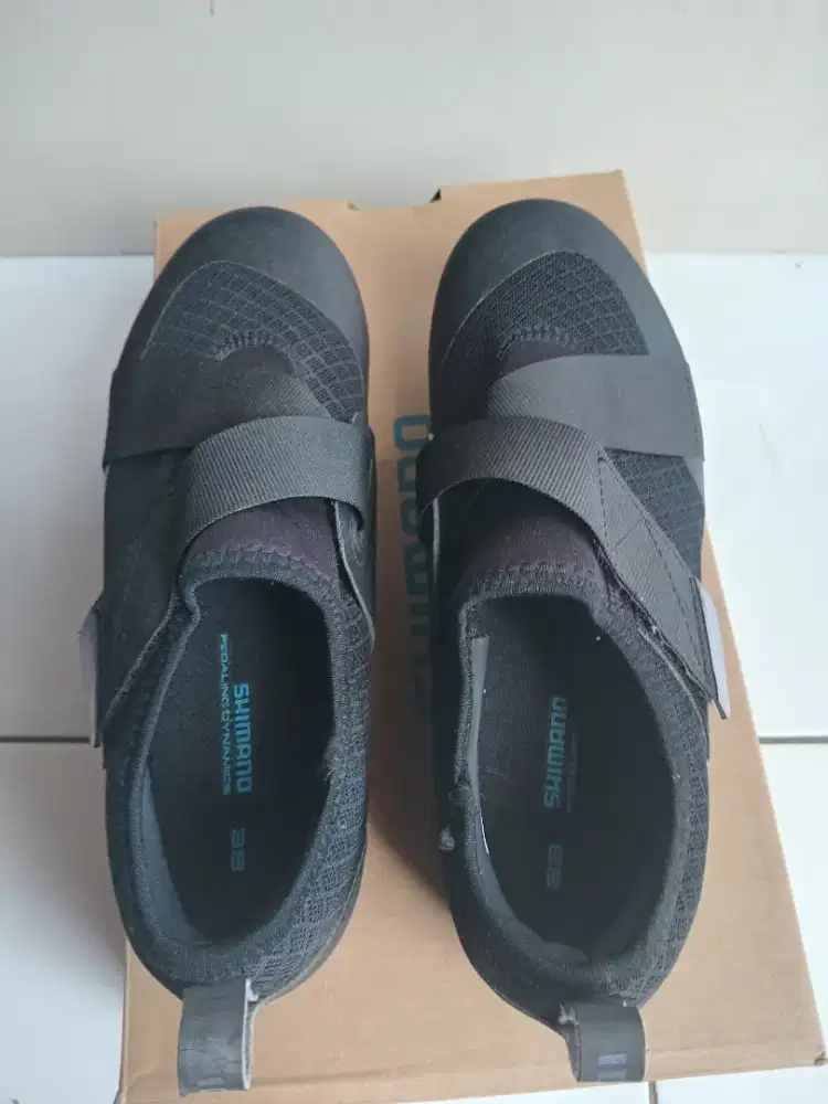 Sepatu shimano road bike