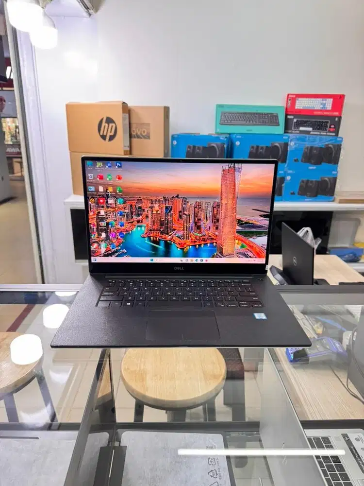 DELL PRECISION 5540 CORE I7 GEN9 RAM 32GB SSD 512GB VGA QUADRO 4GB