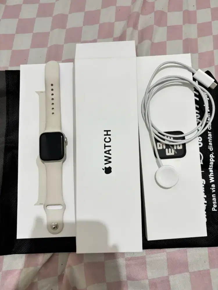 Apple Watch SE gen 2.
