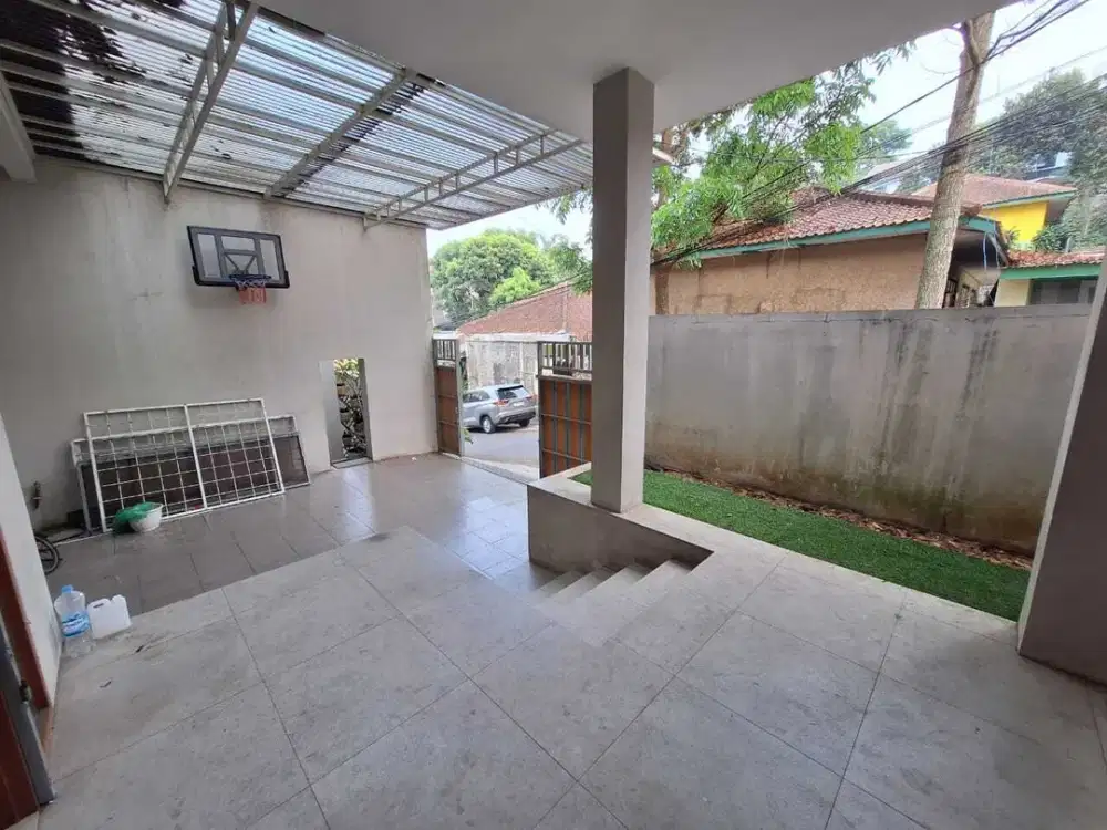 JUAL SEWA RUMAH 2 LANTAI ADA BASEMENT DI CIPAKU KOMPLEK KULDESAK