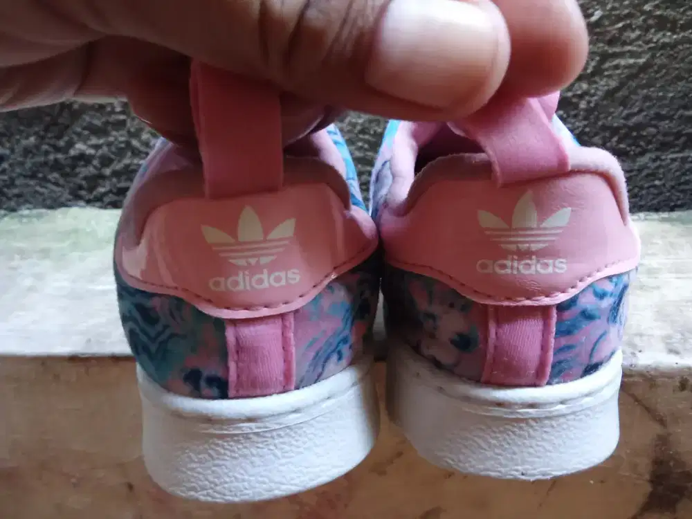Sepatu Adidas anak UK.24